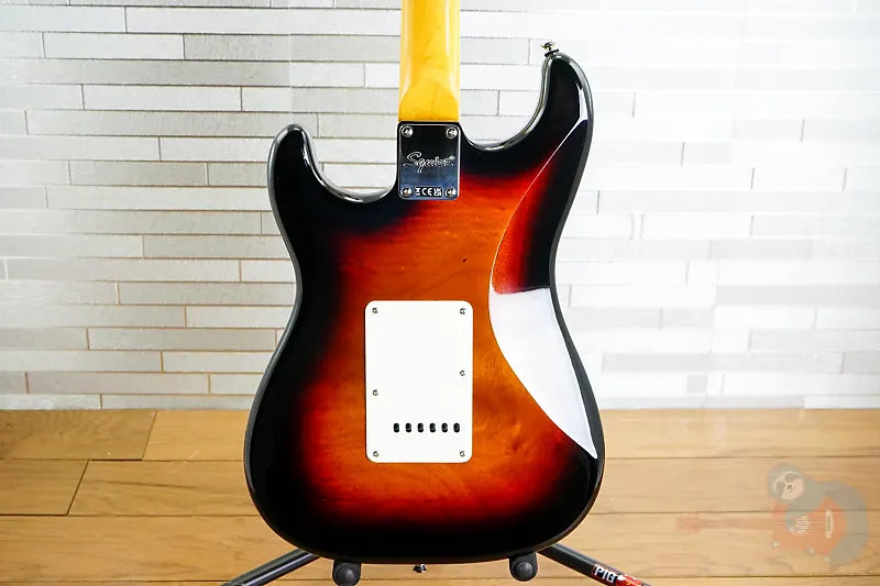 Squier Classic Vibe '60s Stratocaster 3-Color Sunburst Electric Guitar B-Stock