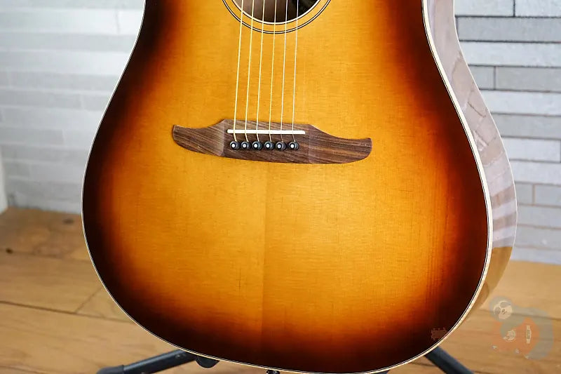 Fender California Traditional Series Redondo Classic